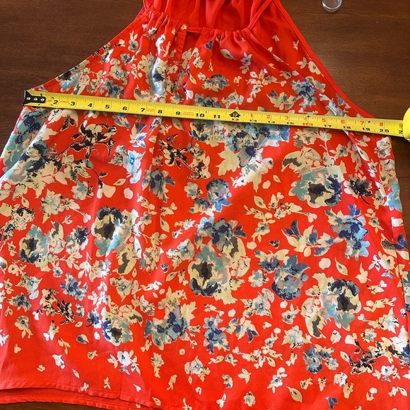 Stunning Floral Red Tank - Picture 7 of 7